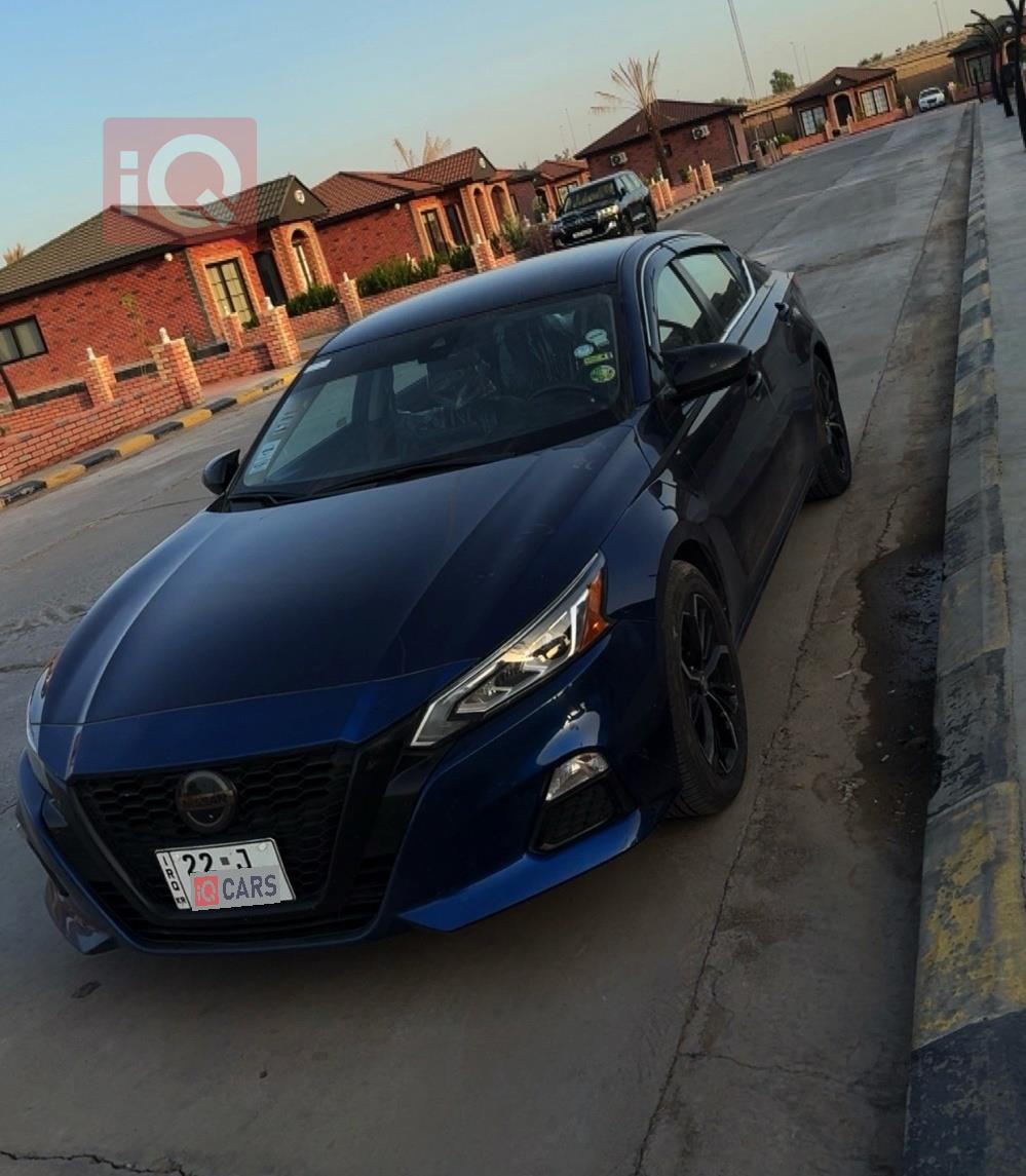 نيسان ألتيما